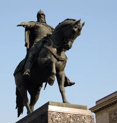 Памятник Юрию Долгорукому — Википедия