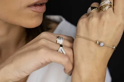 How to Create a Classic Jewelry Capsule