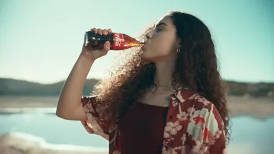 NewJeans стали рекламными моделями Coca-Cola Zero - YesAsia.ru