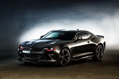 Обои на рабочий стол Черный Chevrolet Camaro / Шевроле Камаро ZL1, стоит на  дороге, обои для рабочего стола, скачать обои, обои бесплатно