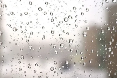 Капли дождя на стекле обои - 32 фото