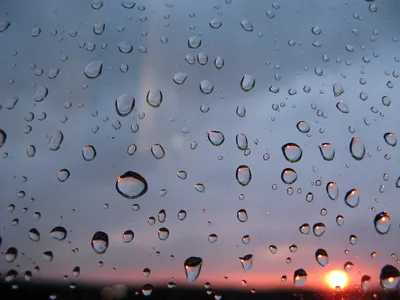Капли дождя на стекле. стоковое изображение. изображение насчитывающей  дорога - 191670901
