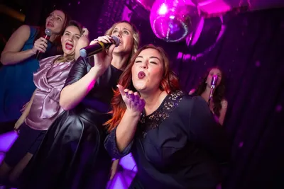 Почему не стоит стесняться петь в караоке? - Karaoke.moscow