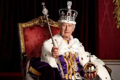В Британии представлен официальный портрет Карла III - Российская газета