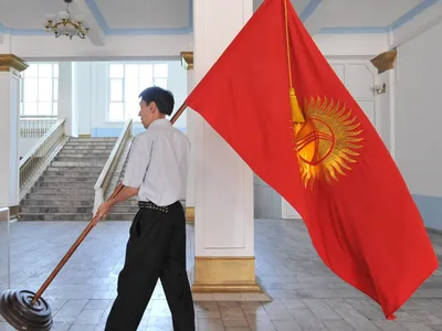 Флаг Узбекистана, лёгкая прочная ткань, двухсторонний, размер флага, 80 *  120 см купить по низким ценам в интернет-магазине Uzum (670161)