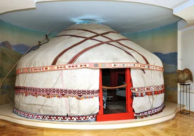 казахская юрта и ковры - Google Search | Yurt, Tent design, Tent decorations