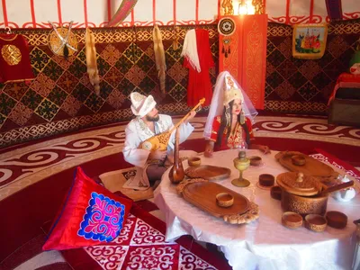 стол. казахская юрта стоковое фото. изображение насчитывающей гостиница -  226867390