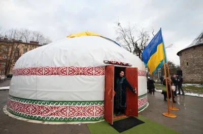 Казахская юрта в стиле ван гог» — создано в Шедевруме