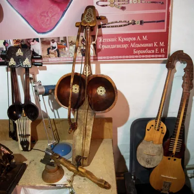 Казахские старинные музыкальные инструменты