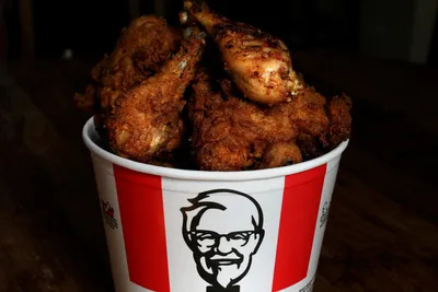 Behold the KFC Go Cup, a Hands-Free Fried Chicken Holder for Your Car -  Eater