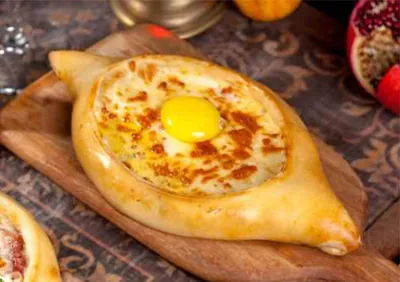 Хачапури с сыром и вареным яйцом рецепт с фото - 1000.menu