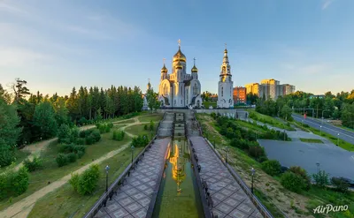 Ханты-Мансийск с высоты — компактный город среди тайги