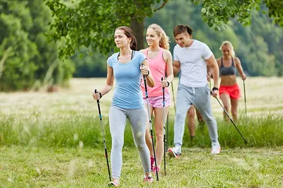 Скандинавская ходьба: фитнес, который доступен всем – СПБГБУЗ ГП №39