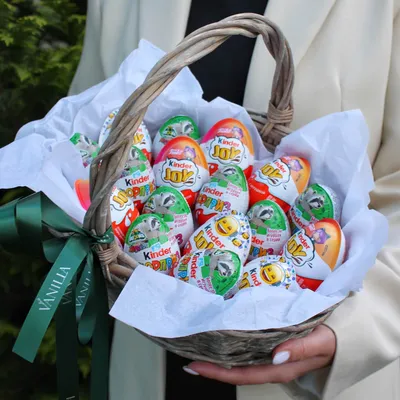 Яйцо шоколадное Kinder Новый год с игрушкой 20г в непрозрачной упаковке ( Сюрприз) купить по цене 60.3 ₽ в интернет-магазине Детский мир