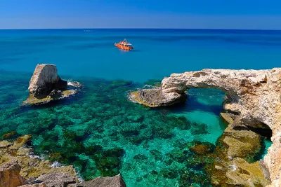 Надпись Кипр на песке стоковое фото. изображение насчитывающей лето -  101955602