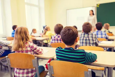 Принимать детей в первый класс будут по новым правилам - Российская газета