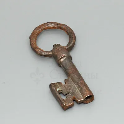 Красивый ключ на старинной книге. …» — создано в Шедевруме