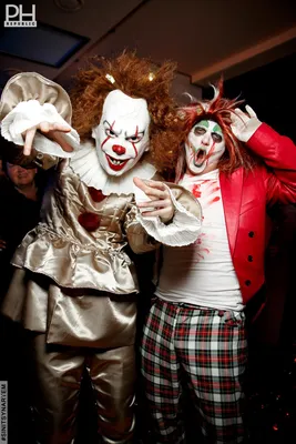Маска клоуна Пеннивайза \"Оно\" (IT) Стивена Кинга / маска на Хэллоуин -  купить по доступным ценам в интернет-магазине OZON (201336713)