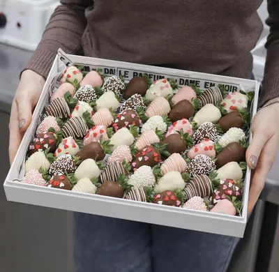 Клубника в шоколаде - Шоколадный взрыв за 3 690 руб. | Бесплатная доставка  цветов по Москве