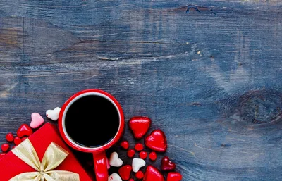 Обои на рабочий стол Кофе с рисунком сердечка из тертого какао, ложка, хлеб  в виде сердца, сахар - сердечки (I love You), обои для рабочего стола,  скачать обои, обои бесплатно