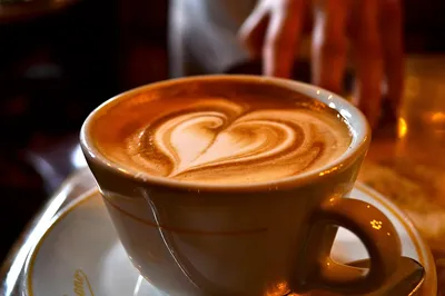 Скачать обои кофе, чашка, завтрак, сердечки, капучино разрешение 1024x1024  #117538