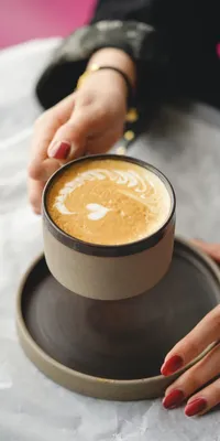 То чувство, когда берёшь в руки стаканчик ароматного кофе и чувствуешь  любимый вкус… А вместе с ним – растекающуюся по всему телу волну… |  Instagram