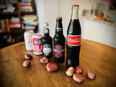 Купить Coca-Cola Classic, 15 шт 0.33 л, стекло/Кока-Кола (Грузия) с  доставкой по Москве и области