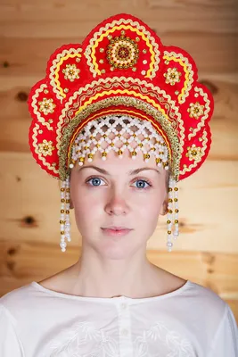 Кокошник «Елена» красный — купить недорого в Москве, заказать в  интернет-магазине