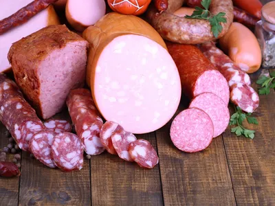ВкусноградЪ»: колбасные изделия и мясные деликатесы от омского  производителя - KP.RU