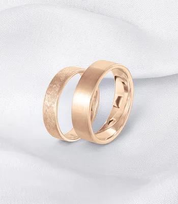 Золотое обручальное кольцо из белого и желтого золота, с бриллиантами, 585  пробы в Москве, цена 73850