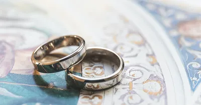 Обручальные кольца из двух металлов, парные кольца, свадебные кольца в  интернет-магазине Ярмарка Мастеров по цене 87100 ₽ – NW7OKRU | Обручальные  кольца, Москва - доставка по России