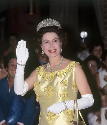 Стиль в одежде Елизаветы II - популярные образы и гардероб королевы -  ElytS.ru