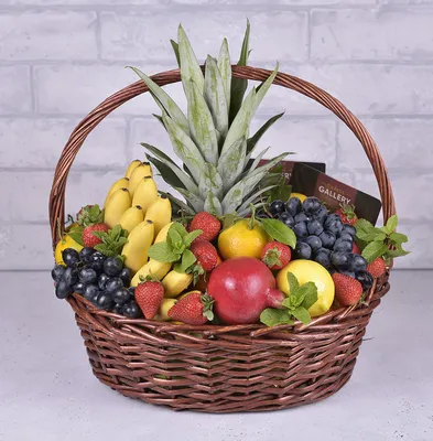 Большая корзина фруктов купить в интернет-магазине Lakres с доставкой по  Москве и МО.