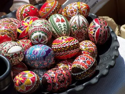 Как раскрасить пасхальные яйца: тренды крашенок-2022 | Українські Новини