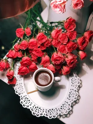 Цветы в кружке + кофе