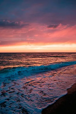 Волны, лето, море и красивый закат | Sunset wallpaper, Sky aesthetic, Beach  photos