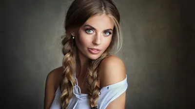 Самые красивые три русские девушки» — создано в Шедевруме