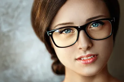 Мода, портрет красивой юной девушки в солнцезащитных очках Stock Photo |  Adobe Stock