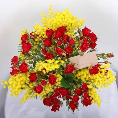 Букет из мимозы и тюльпанов - заказать доставку цветов в Москве от Leto  Flowers