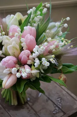 Весенние цветы в корзинке - заказать доставку цветов в Москве от Leto  Flowers