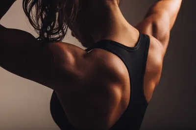 Как накачать красивую спину девушке — 4 эффективных упражнения в  тренажёрном зале - Чемпионат
