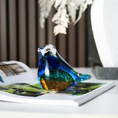 Голуби красивые птицы диких животных Стоковое Изображение - изображение  насчитывающей любимчик, звеец: 195550557