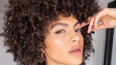Кудрявые волосы: кудрявый метод, который поможет улучшить состояние волос |  Vogue Russia