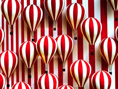 Обои красно, полосы, белые, воздушные шары на рабочий стол