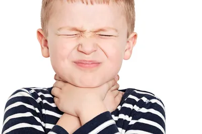 Почему болит горло с одной стороны | Новости Аркада-Мед