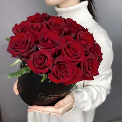 51 красная роза в крафте - 32993 букетов в Москве! Цены от 707 руб. Зеленая  Лиса , доставка за 45 минут!