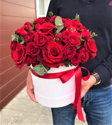 Купить Красные розы в черной коробке в Нижнем Новгороде