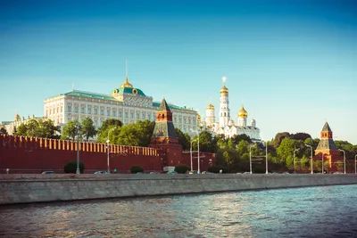 File:Московский Кремль с Большого каменного моста.jpg - Wikimedia Commons