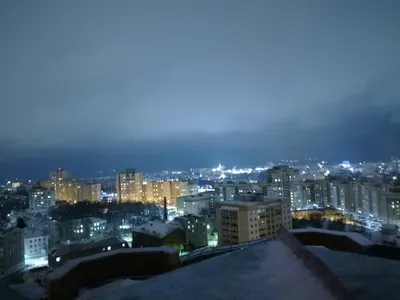 Крыша многоэтажного дома ночью: 72 фото