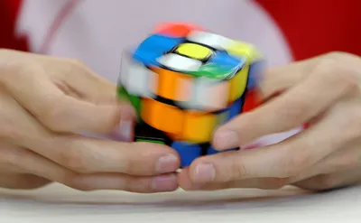 Как быстро собрать кубик Рубика 3×3, не имея опыта | Пошаговое руководство  для начинающих / AdMe